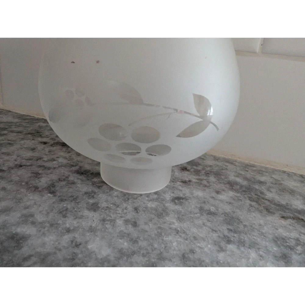 Vintage Colonial Shade with‎ etching And Frosted Bottom